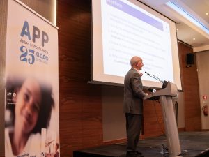 Rafael Mujeriego durante la conferencia “La reutilización del agua y la gestión integrada de los recursos” en los 25 años de APP