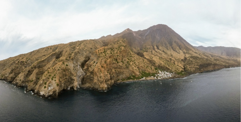 Operación Monte Trigo - Vista de Monte Trigo desde el mar.