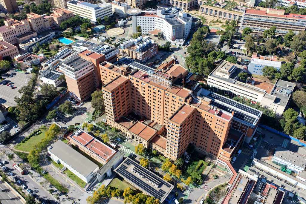Impulso Solar ejecutó la instalación fotovoltaica del Campus Vall d'Hebrón cubriendo el 10% de su consumo energético. 